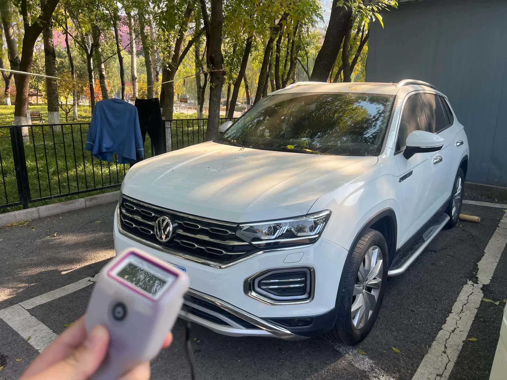 2020 VOLKSWAGEN TAYRON view 1