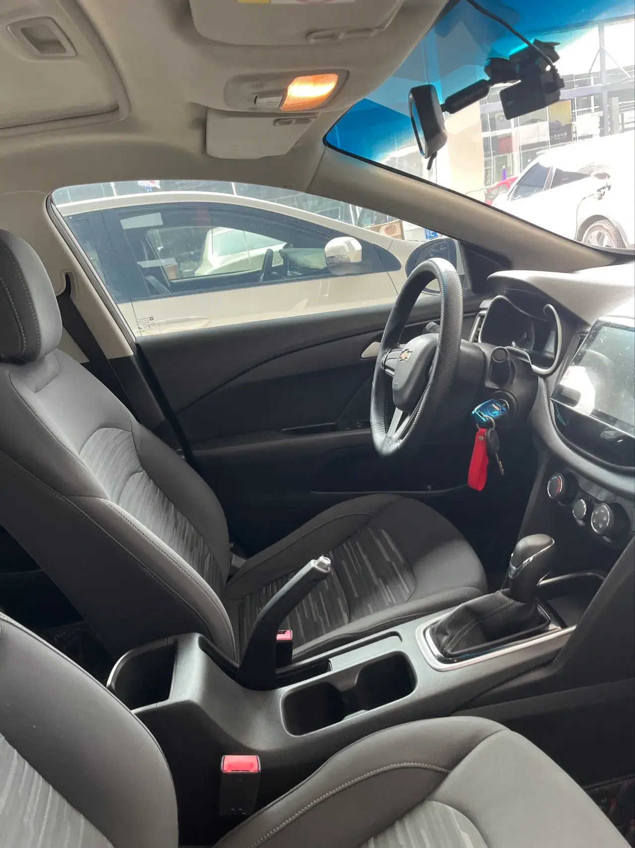 2019 CHEVROLET CAVALIER thumbnail 3