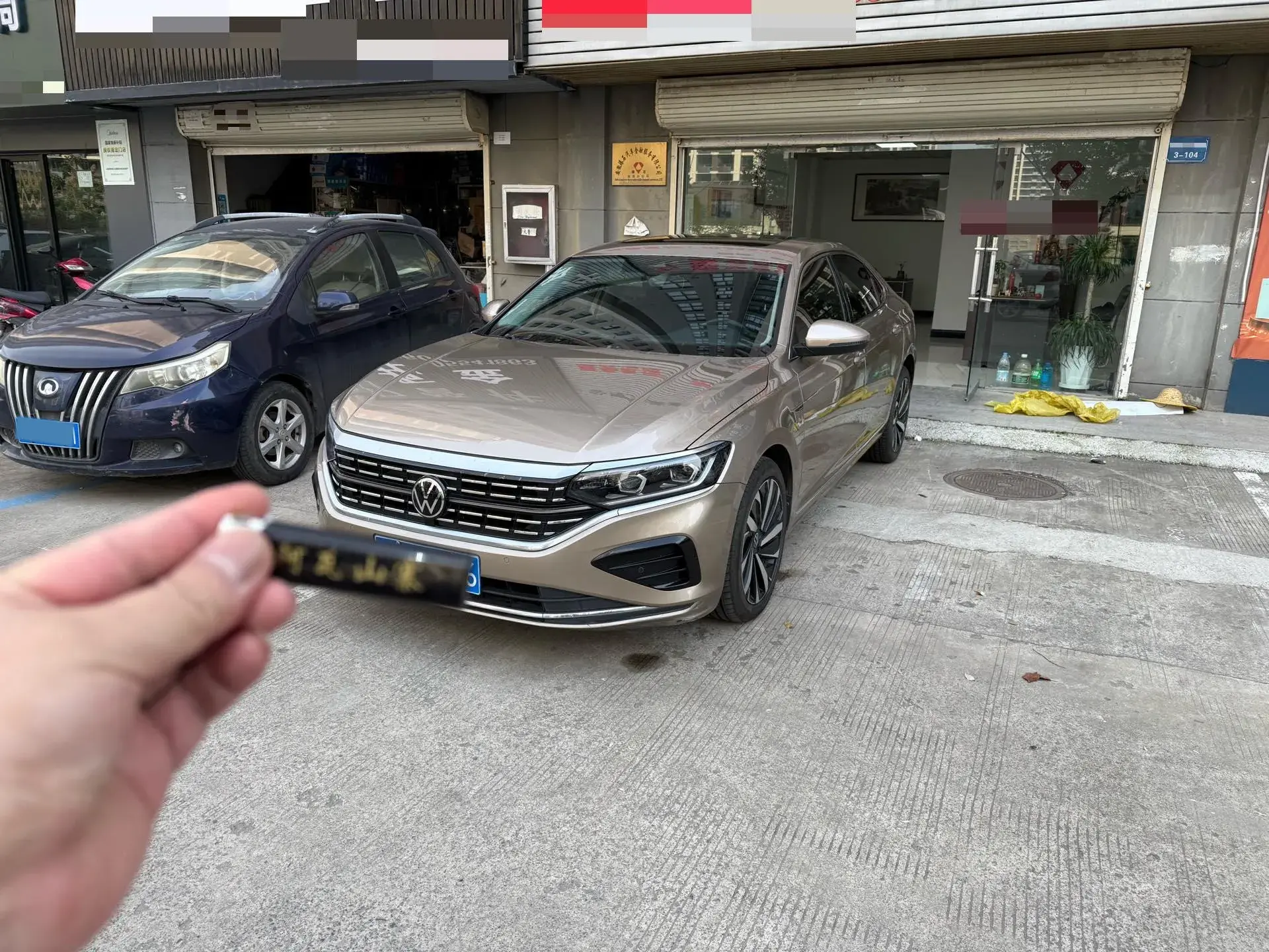 2022 VOLKSWAGEN PASSAT view 1