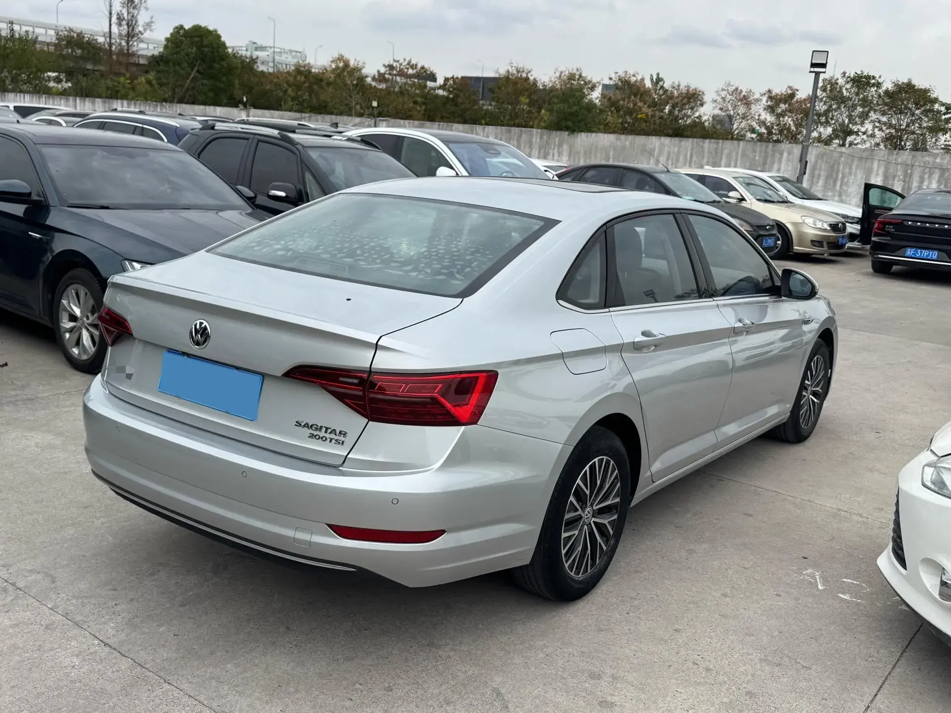 2020 VOLKSWAGEN SAGITAR thumbnail 2