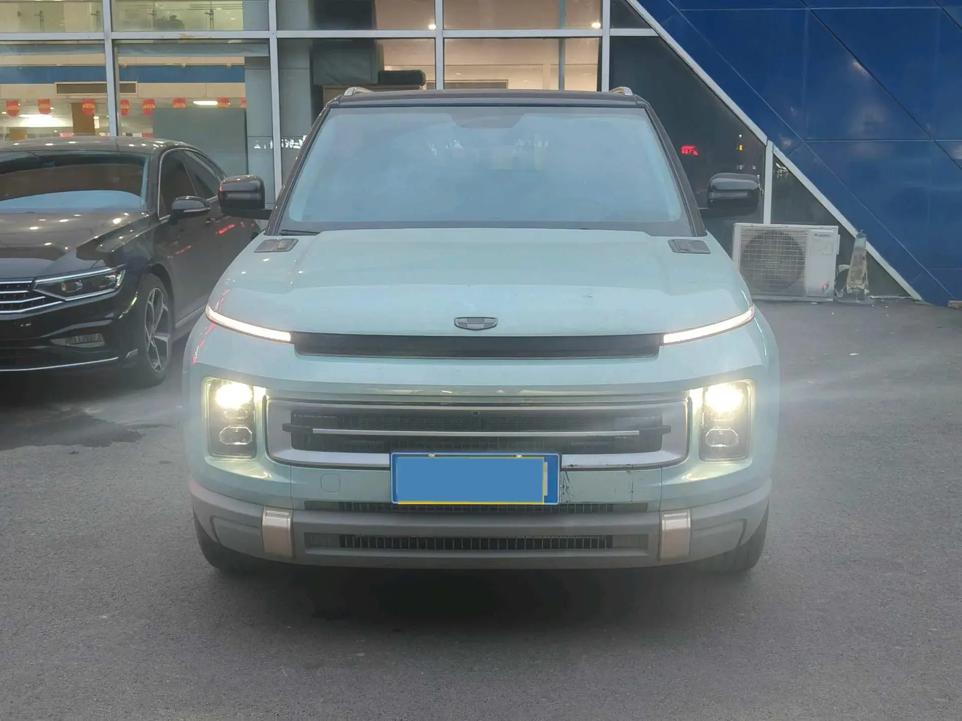 2023 GEELY ICON thumbnail 2