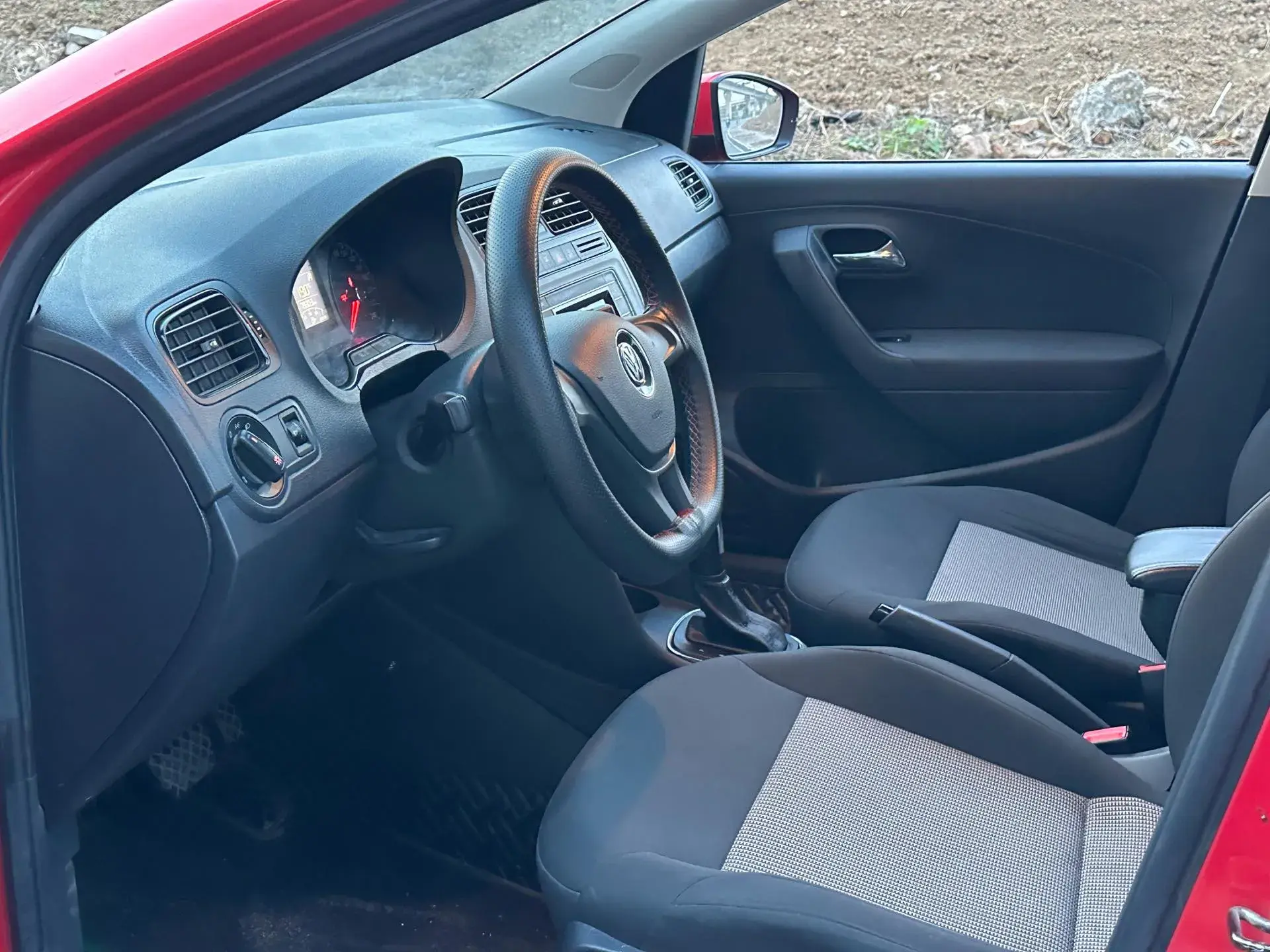 2018 VOLKSWAGEN POLO thumbnail 4