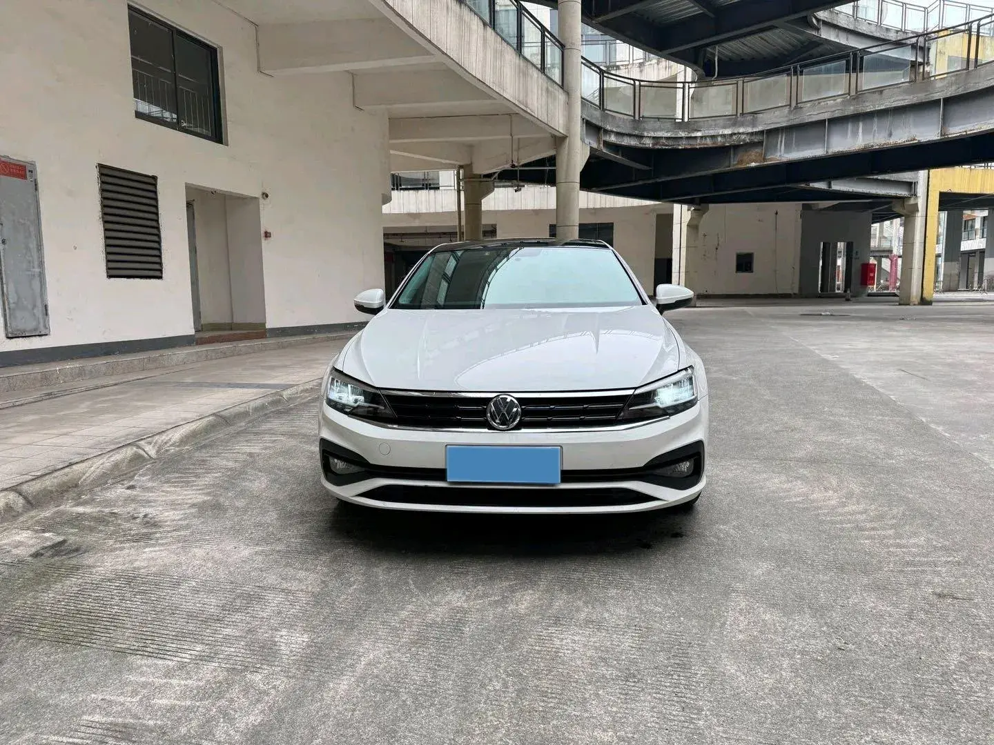 2019 VOLKSWAGEN LAMANDO thumbnail 2