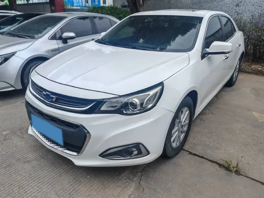 2018 CHEVROLET MALIBU view 1