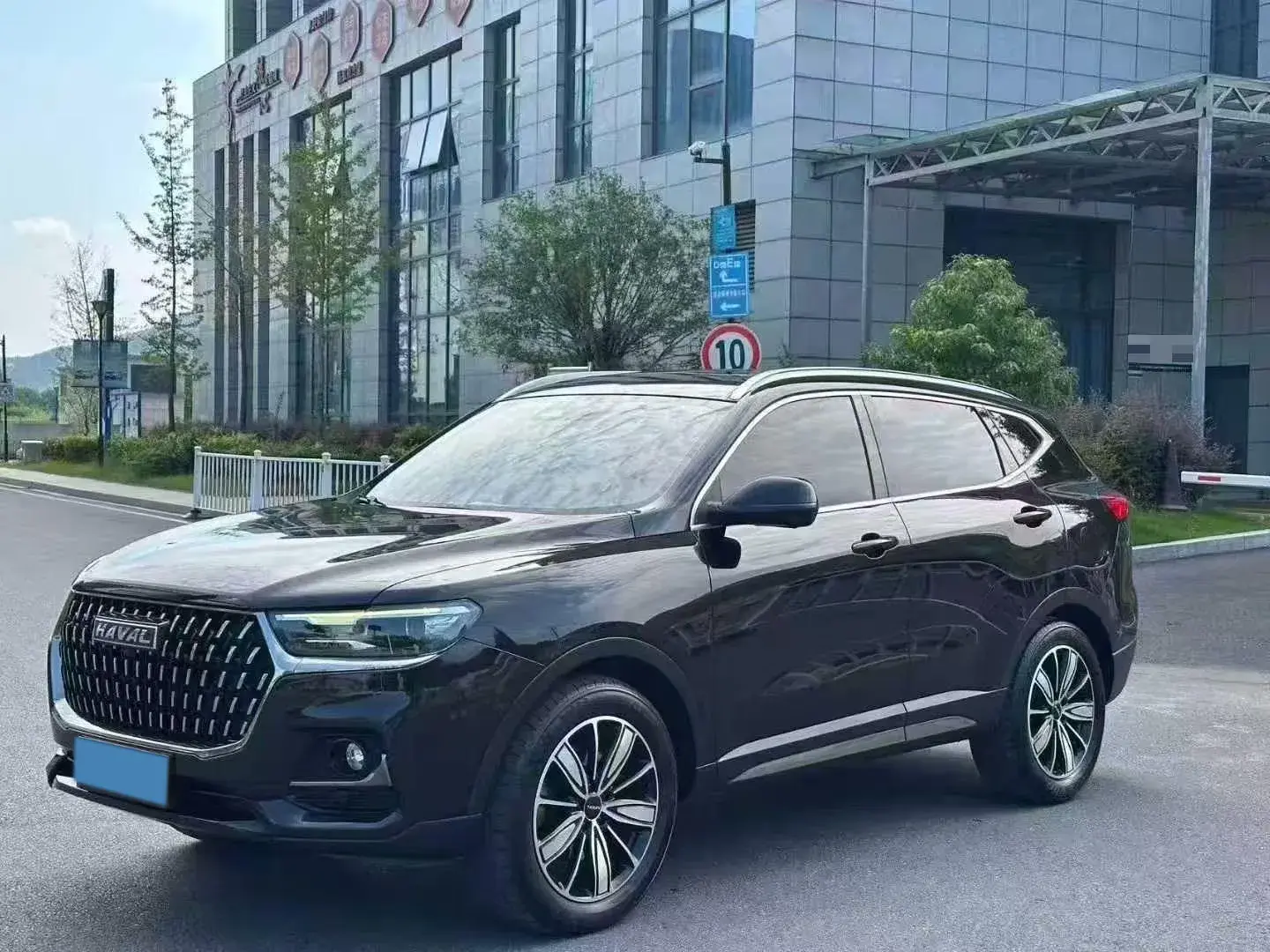 2023 HAVAL H6 view 1