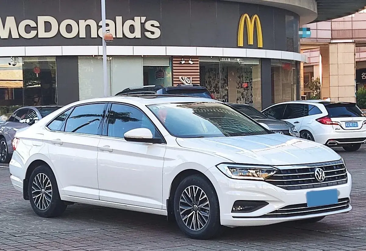 2019 VOLKSWAGEN SAGITAR thumbnail 2