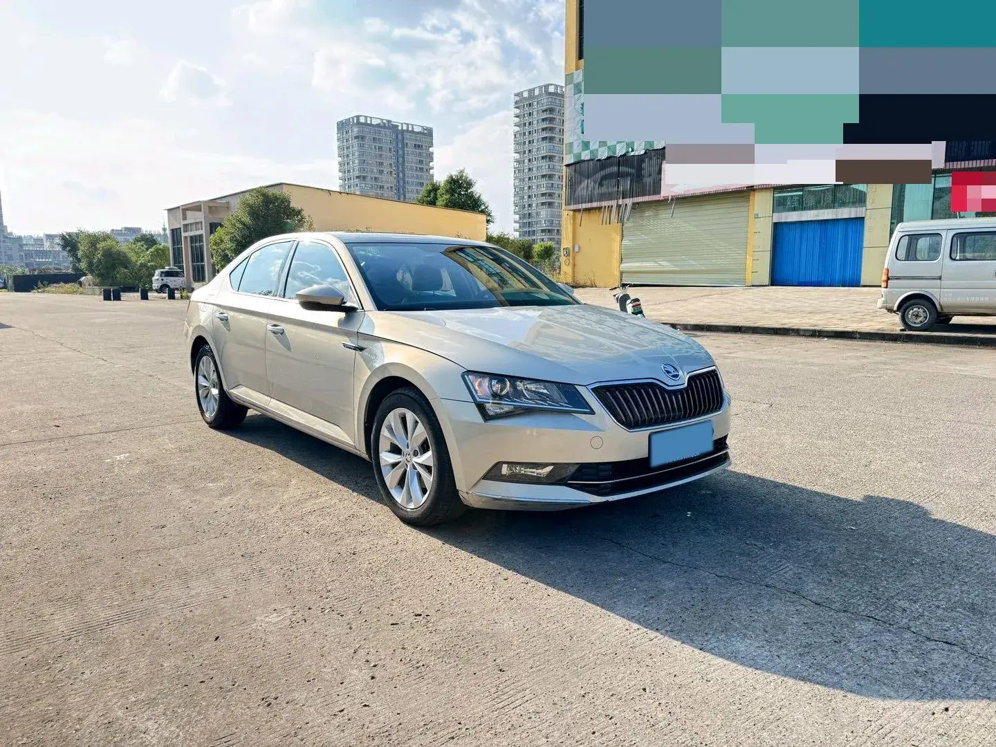 2018 SKODA SUPERB thumbnail 3