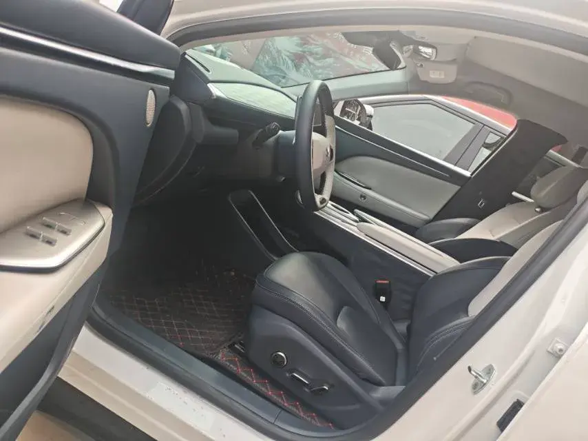 2025 ARCFOX ΑT5 thumbnail 4