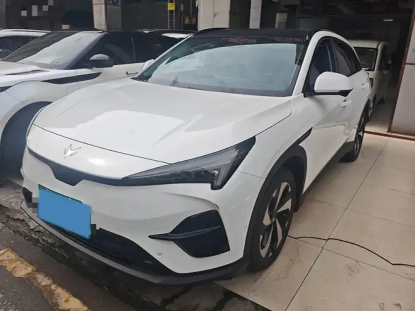 2025 ARCFOX ΑT5 view 1