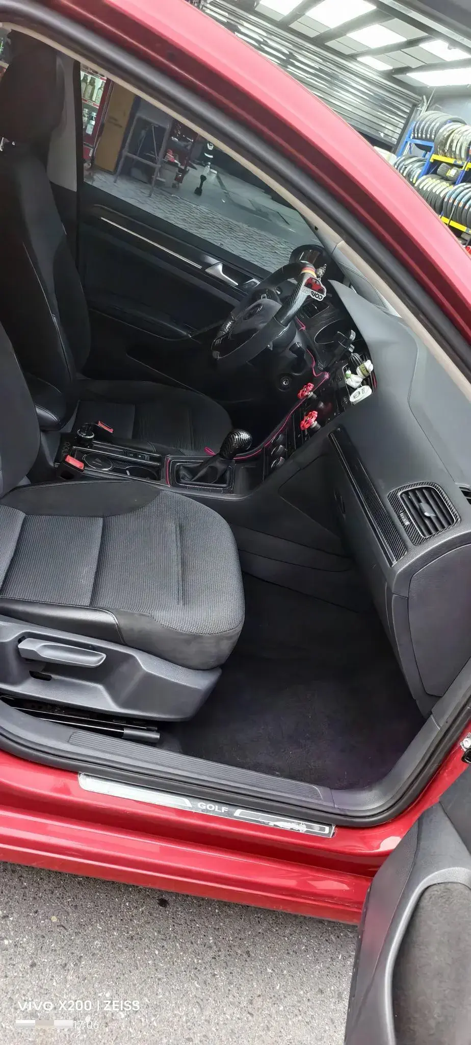 2018 VOLKSWAGEN GOLF thumbnail 4