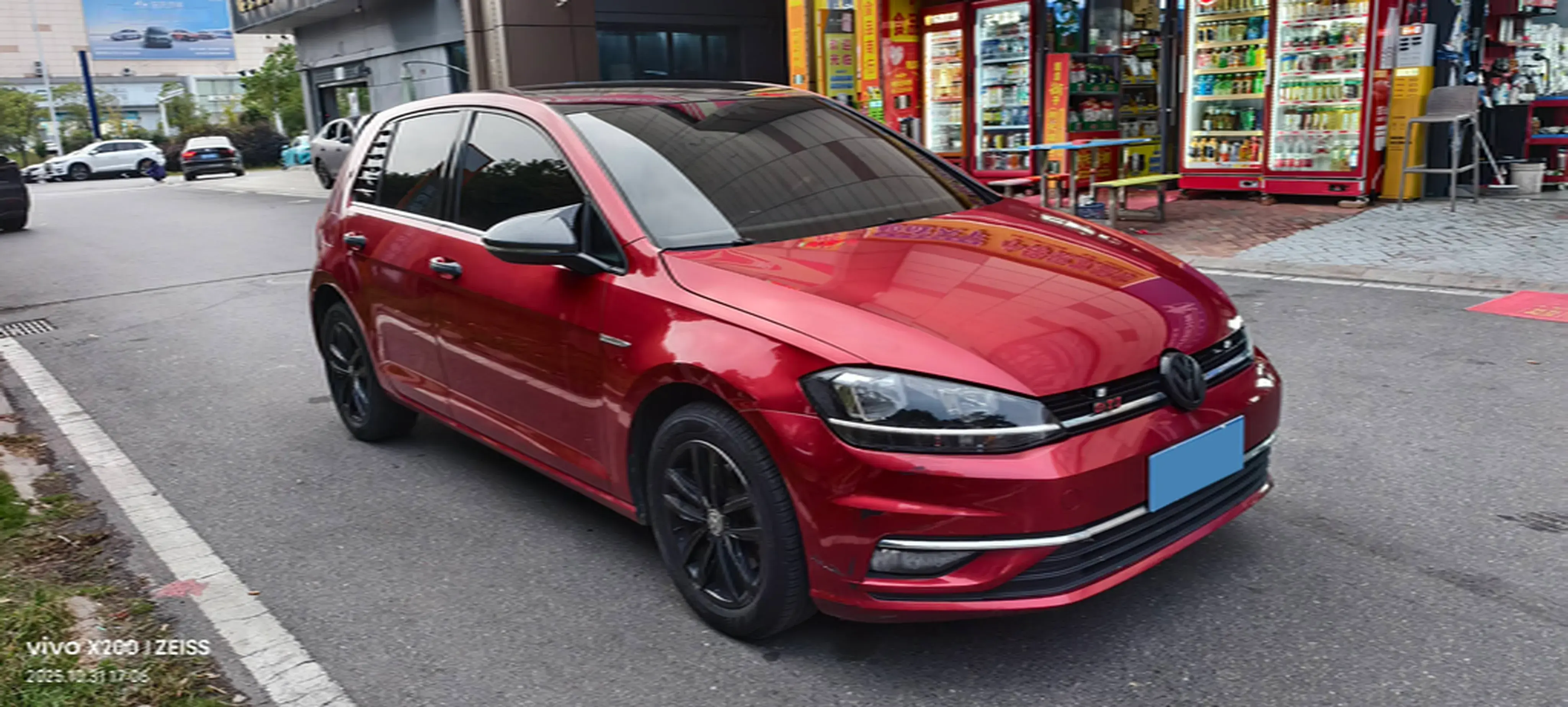 2018 VOLKSWAGEN GOLF thumbnail 3