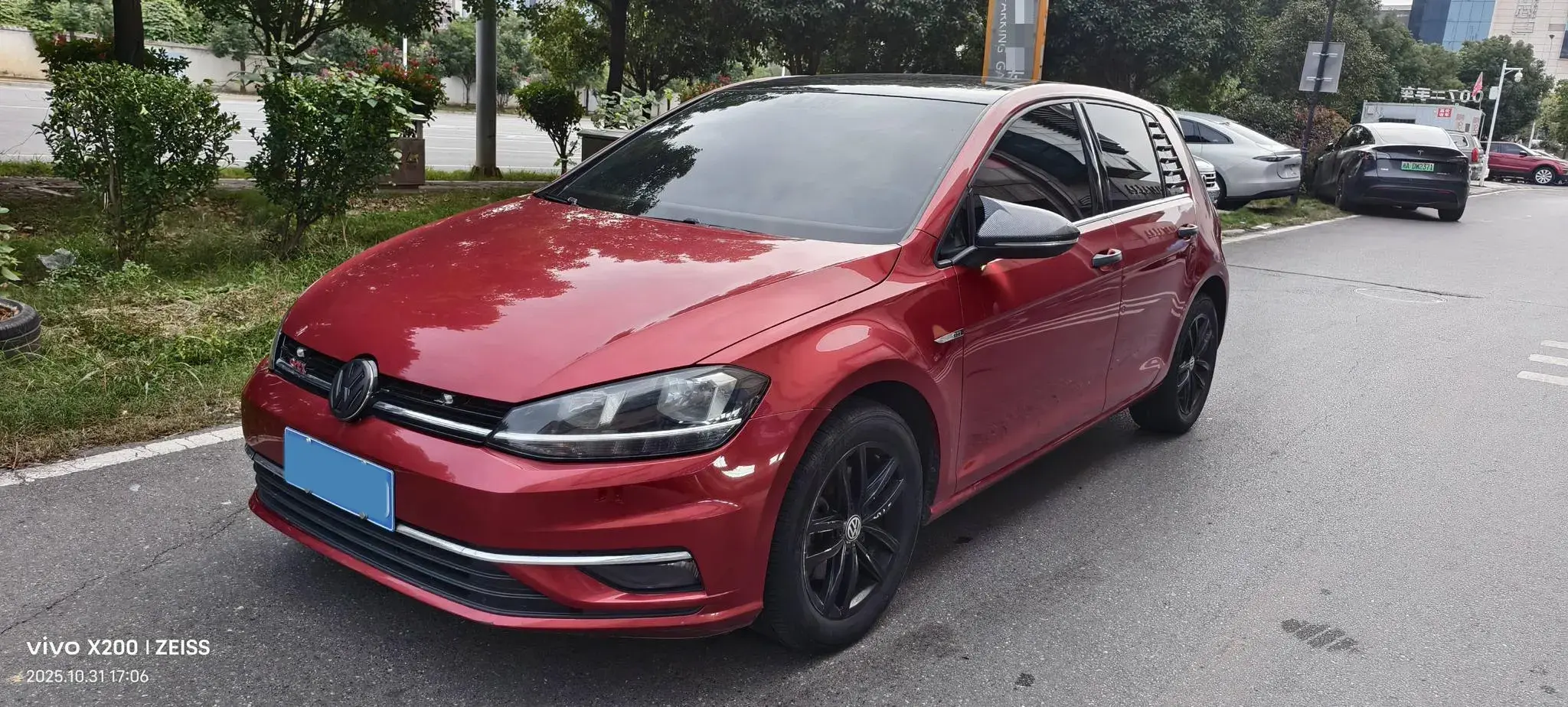 2018 VOLKSWAGEN GOLF view 1