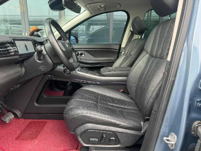 2018 NIO ES8 thumbnail 3