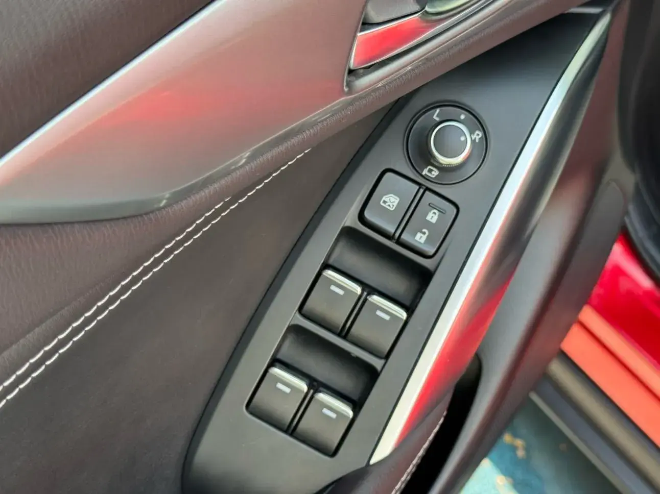 2016 MAZDA CX-4 thumbnail 4