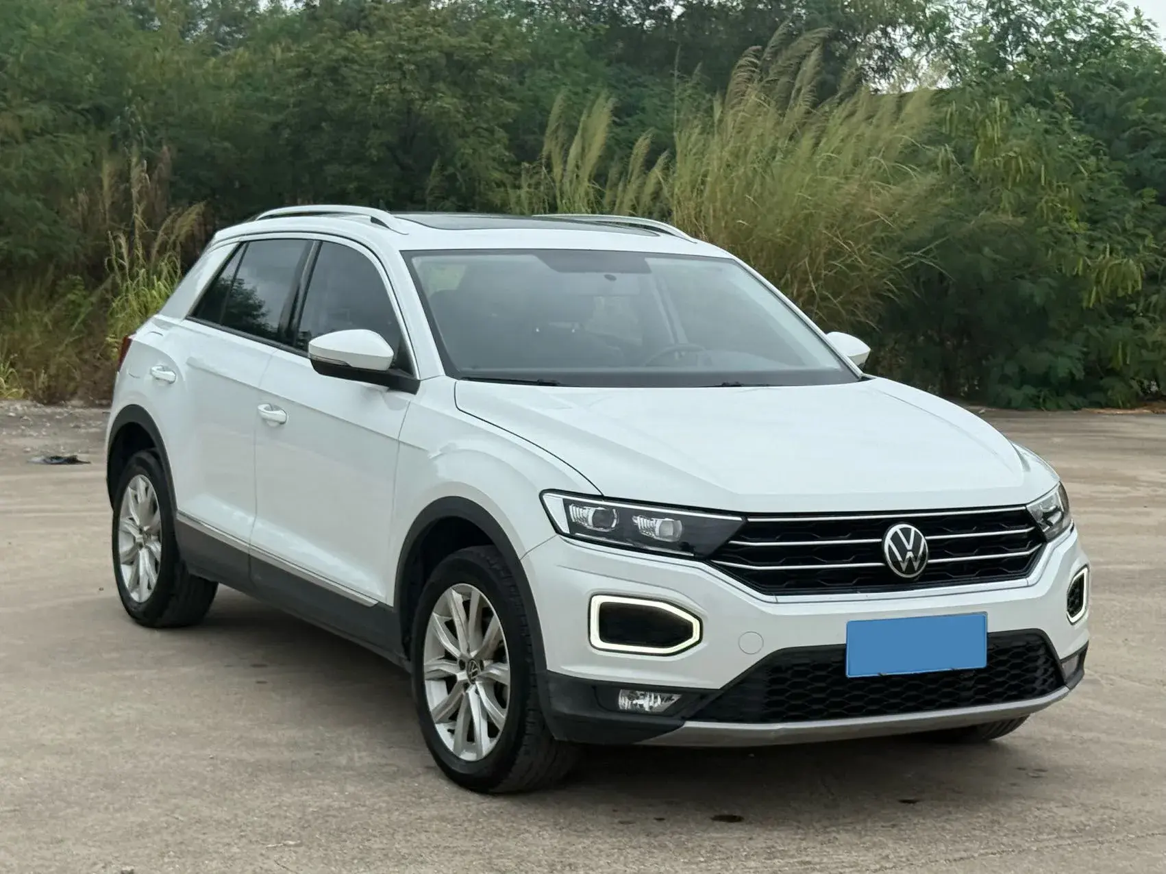 2022 VOLKSWAGEN T-ROC thumbnail 3