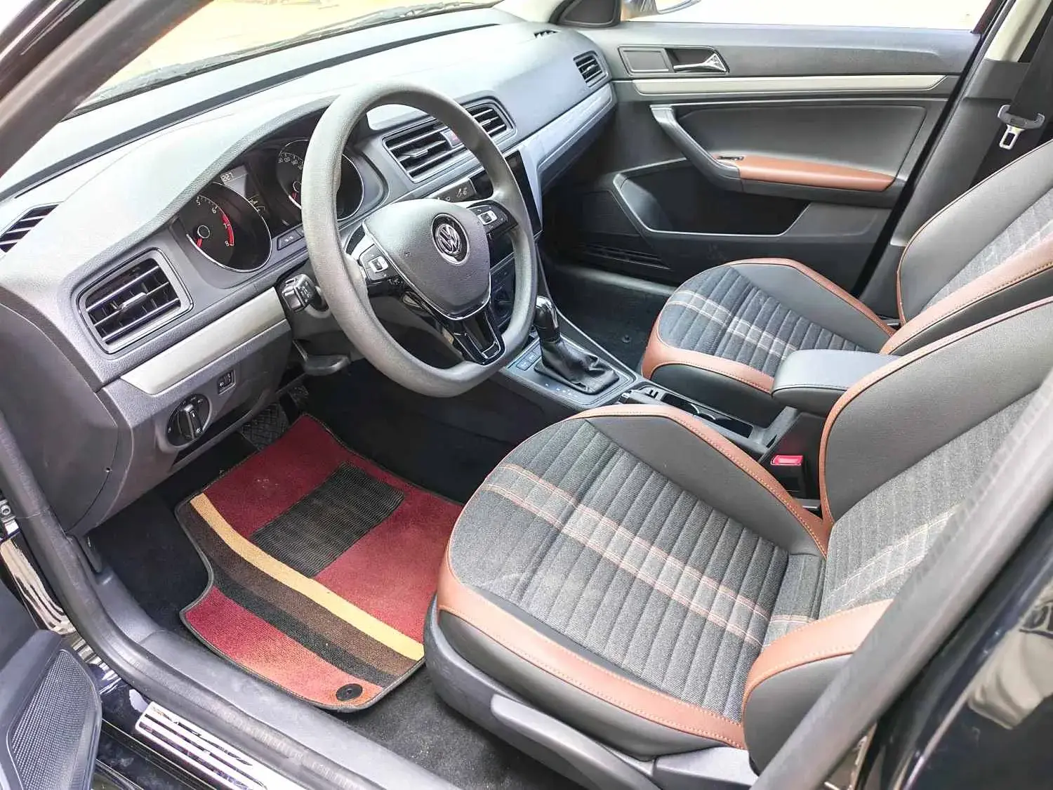 2019 VOLKSWAGEN LAVIDA thumbnail 2