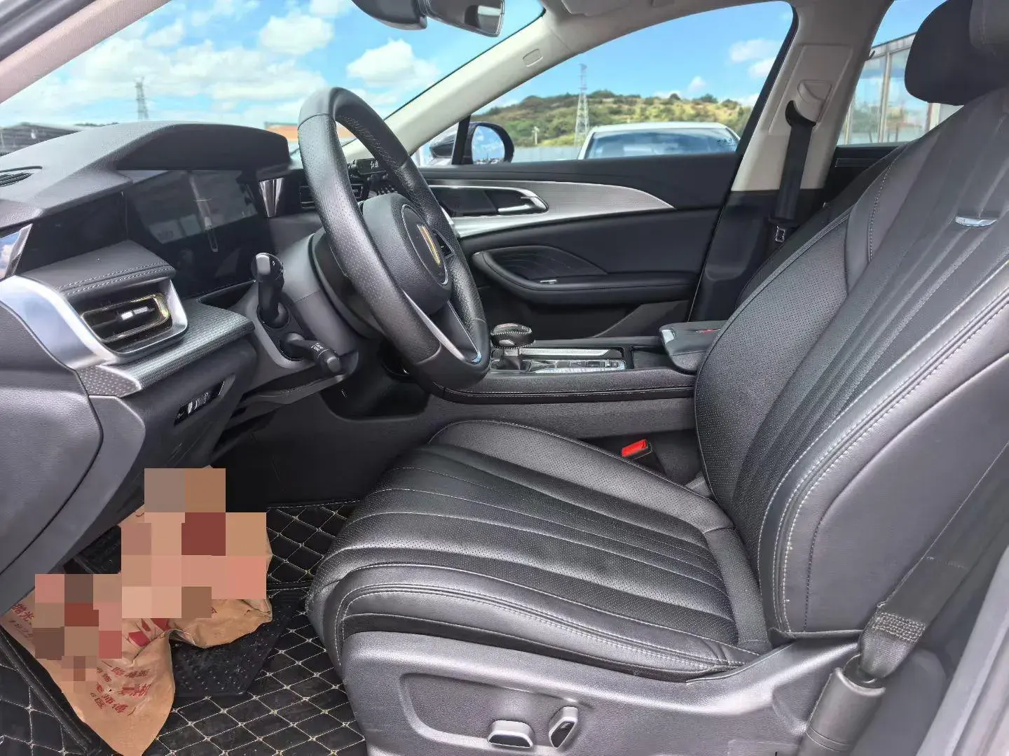 2023 HONGQI H5 thumbnail 4