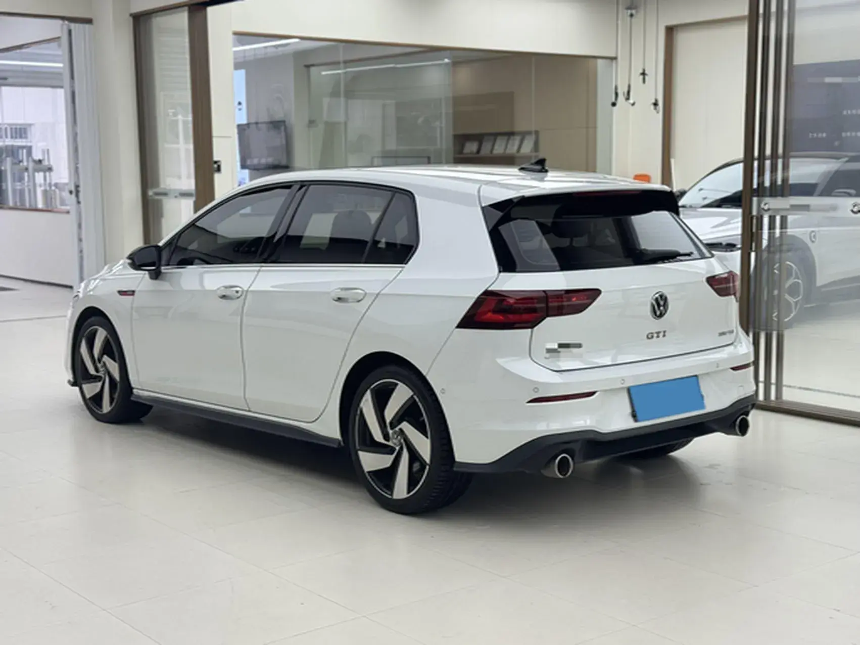 2021 VOLKSWAGEN GOLFGTI thumbnail 4