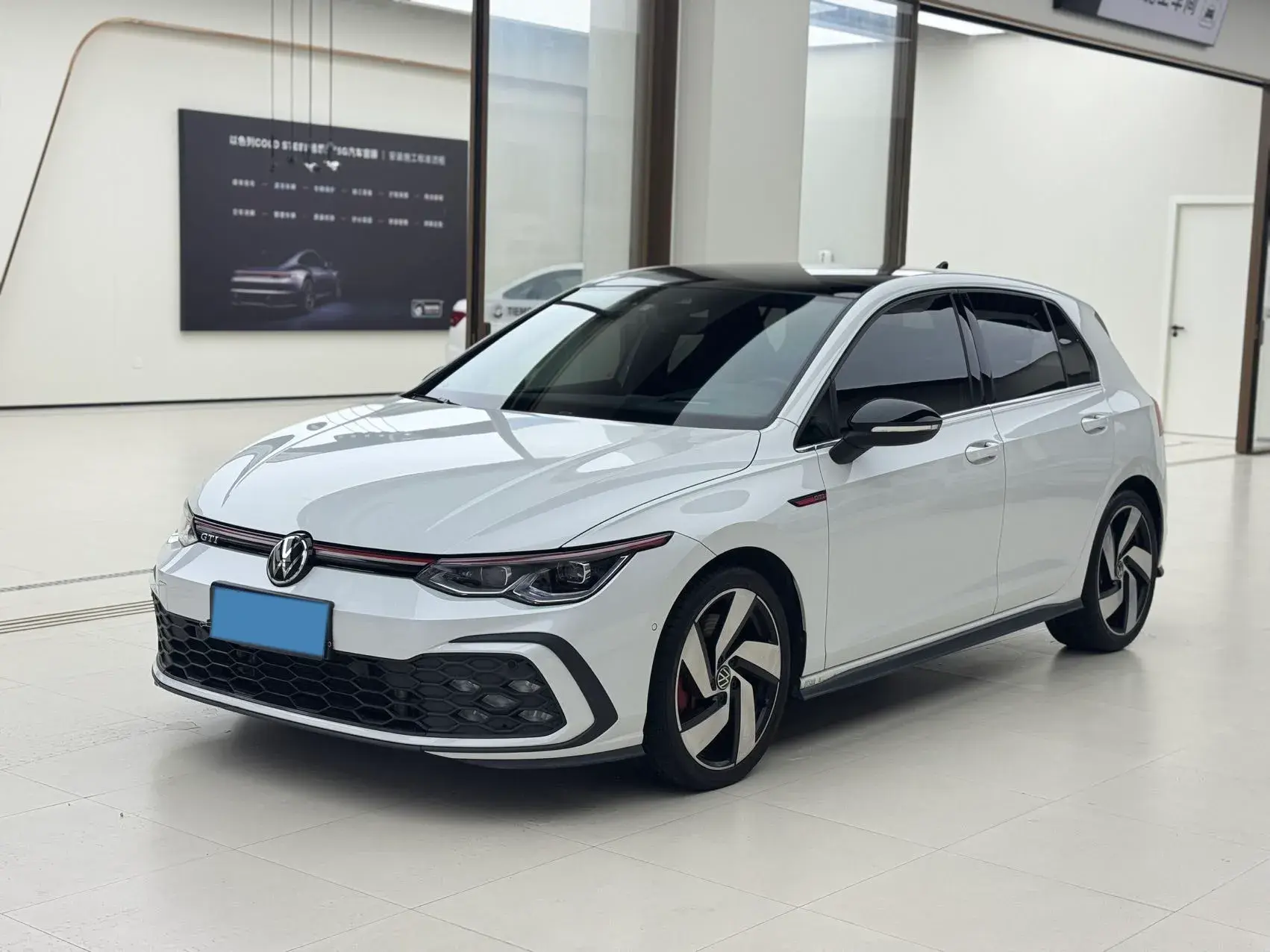 2021 VOLKSWAGEN GOLFGTI view 1