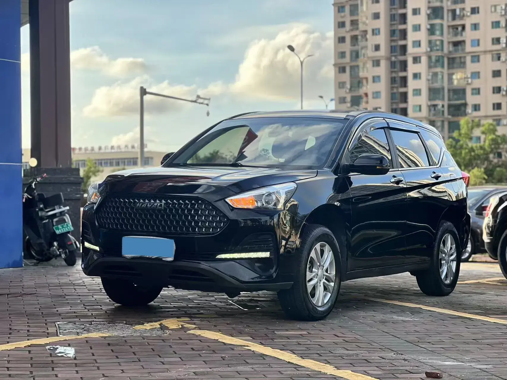 2019 HAVAL M6 view 1