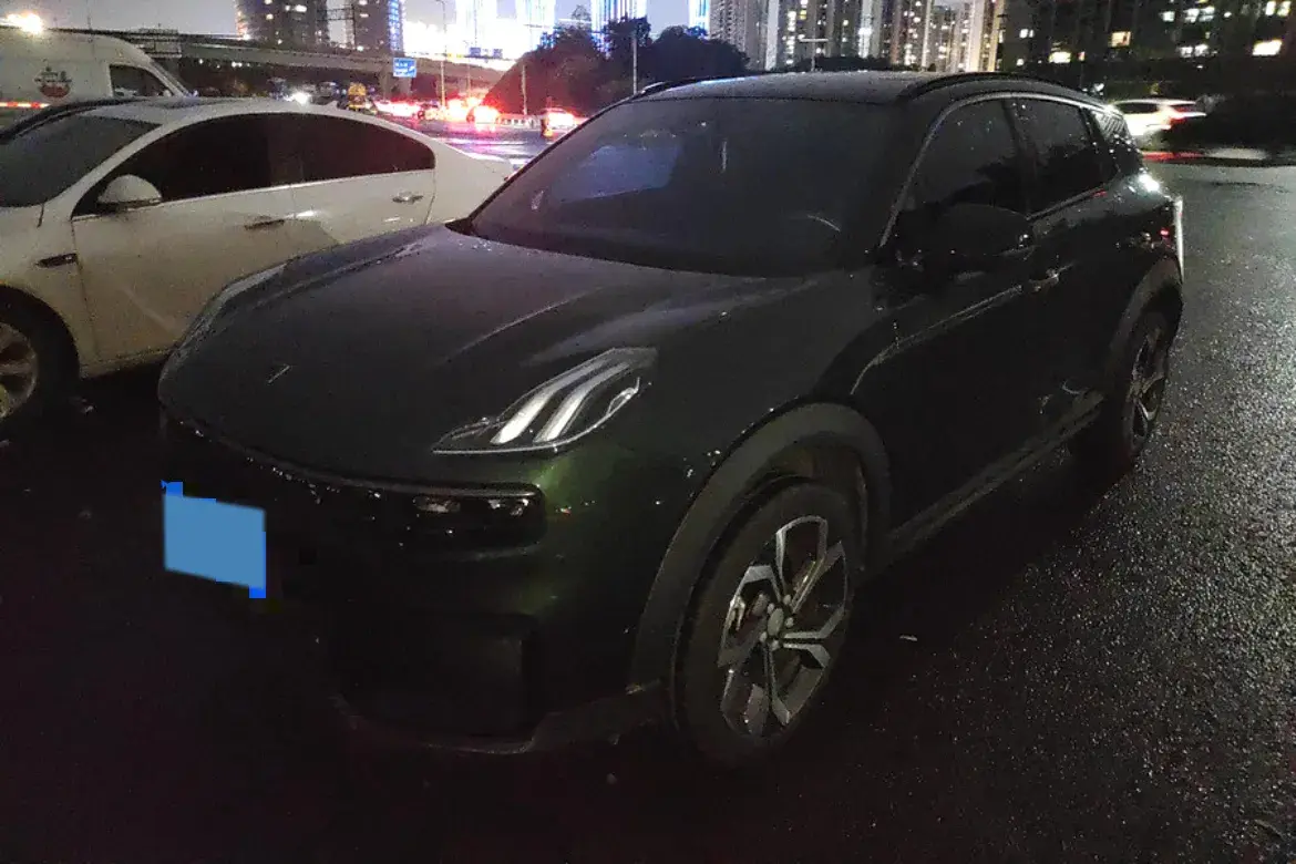 2023 LYNK&CO 06 view 1