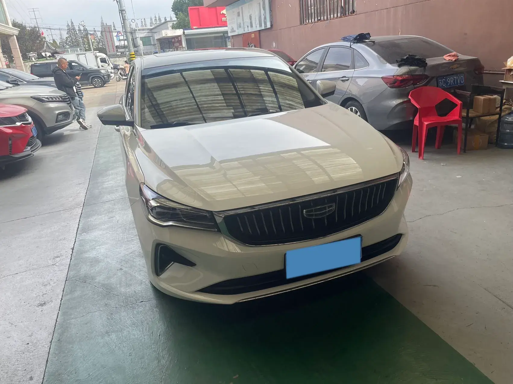 2022 GEELY EMGRAND thumbnail 3