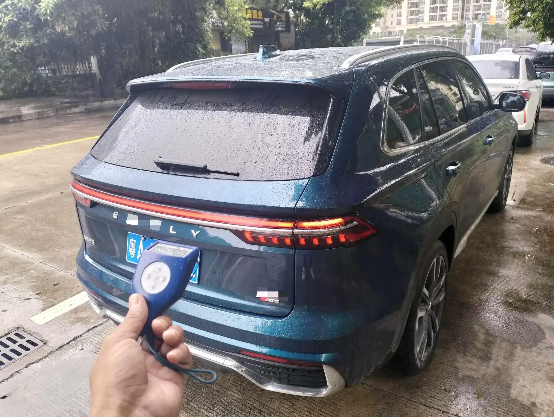 2021 GEELY MONJARO thumbnail 2