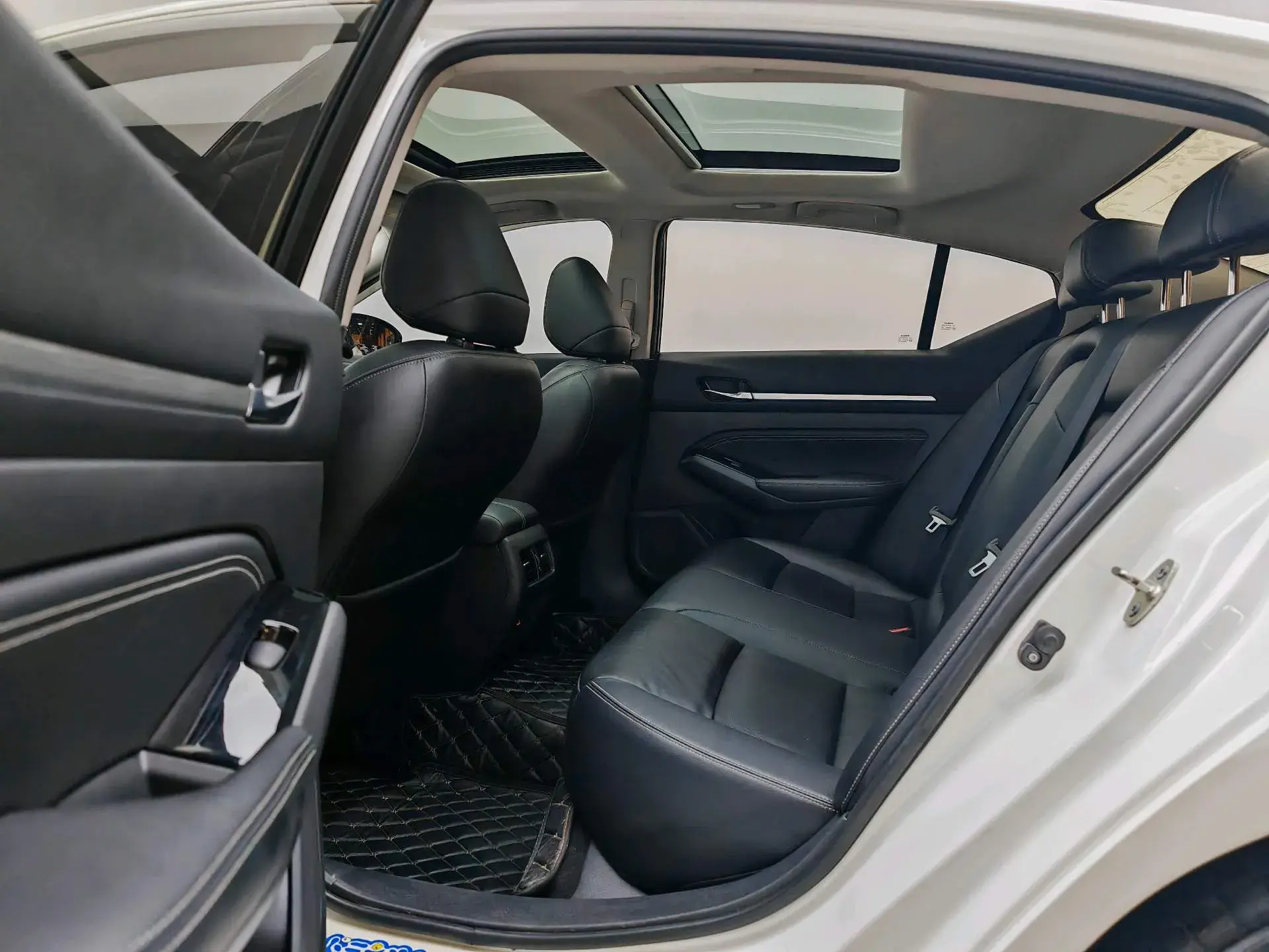 2021 NISSAN TEANA thumbnail 4