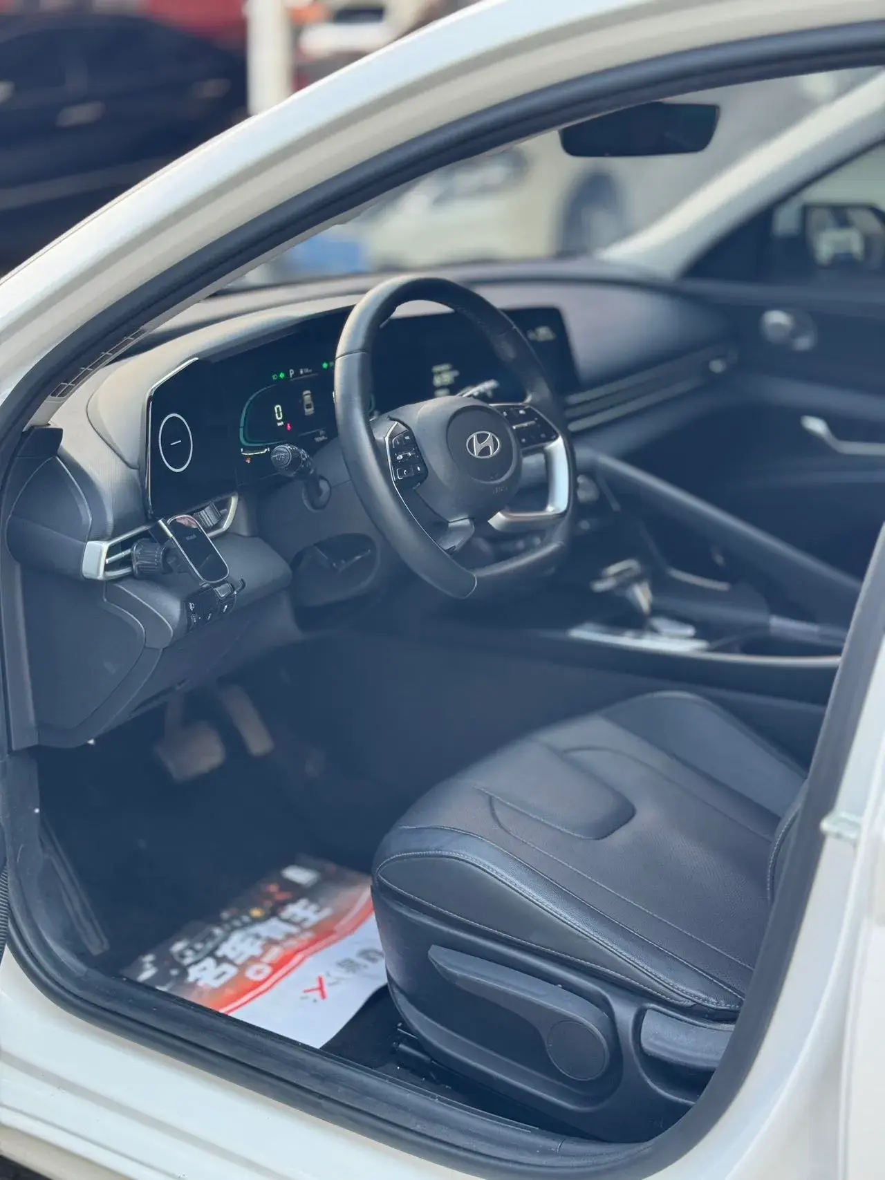 2022 HYUNDAI ELANTRA thumbnail 4