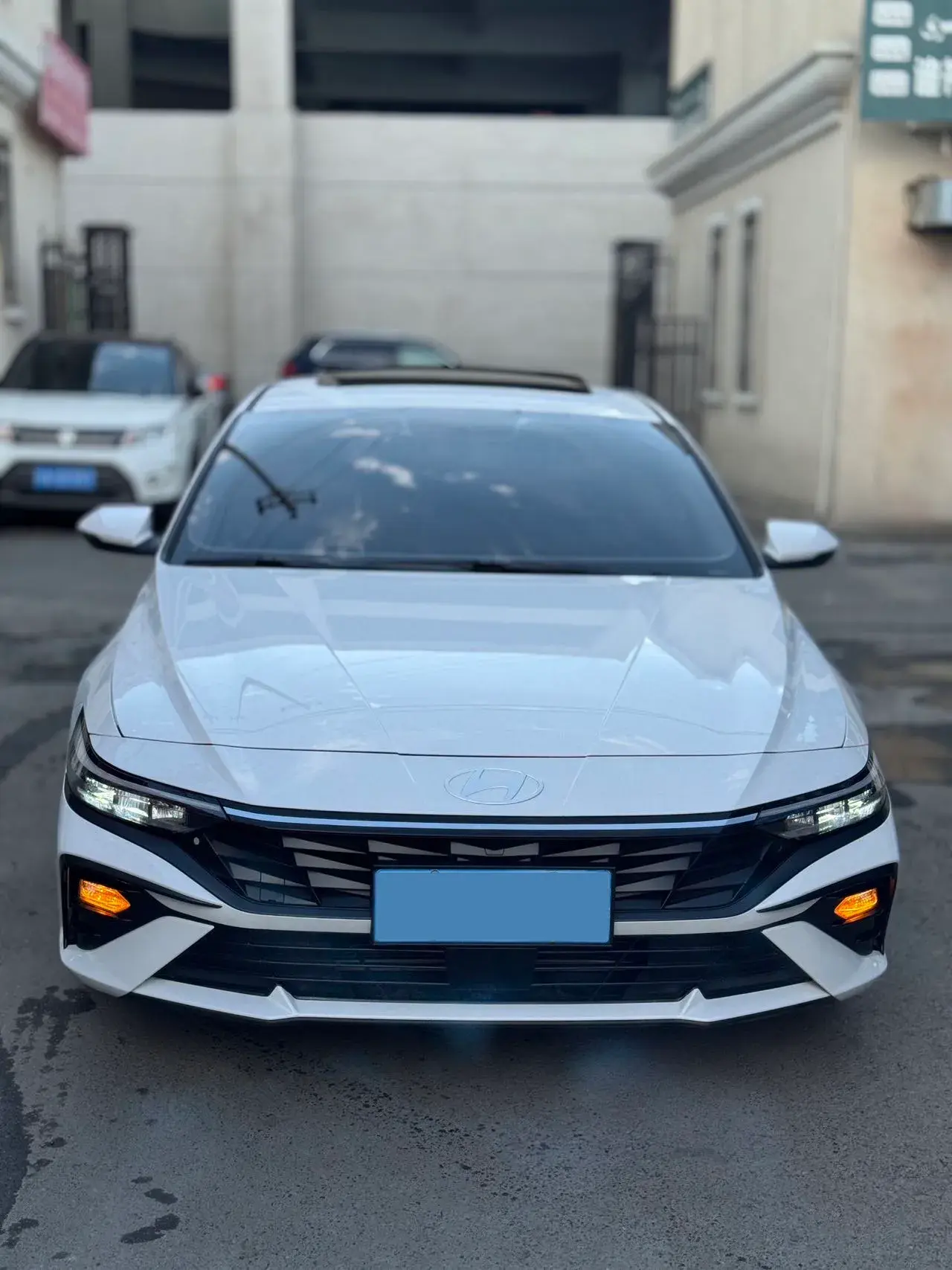 2022 HYUNDAI ELANTRA thumbnail 2