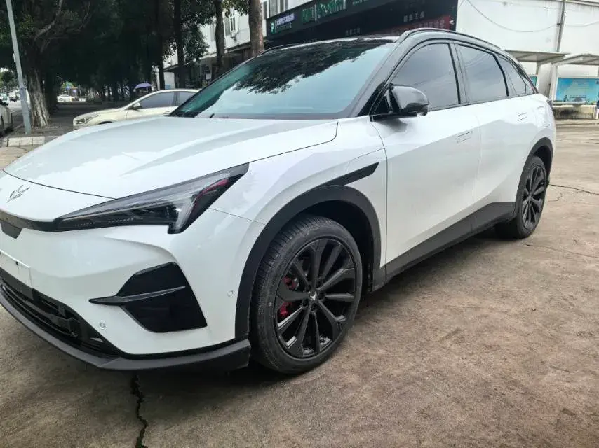 2025 ARCFOX ΑT5 view 1