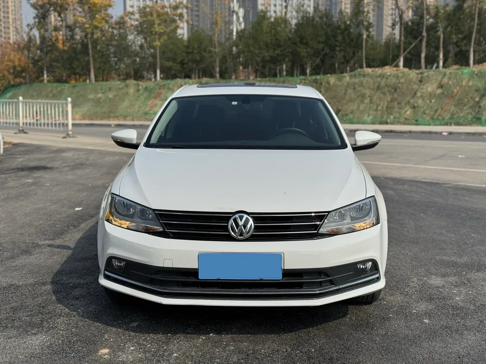 2018 VOLKSWAGEN SAGITAR thumbnail 2