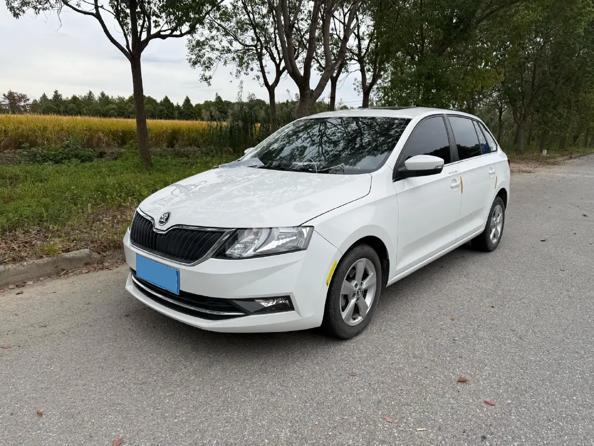 2019 Skoda Rapid Spaceback 1.5L 110HP L4 6AT