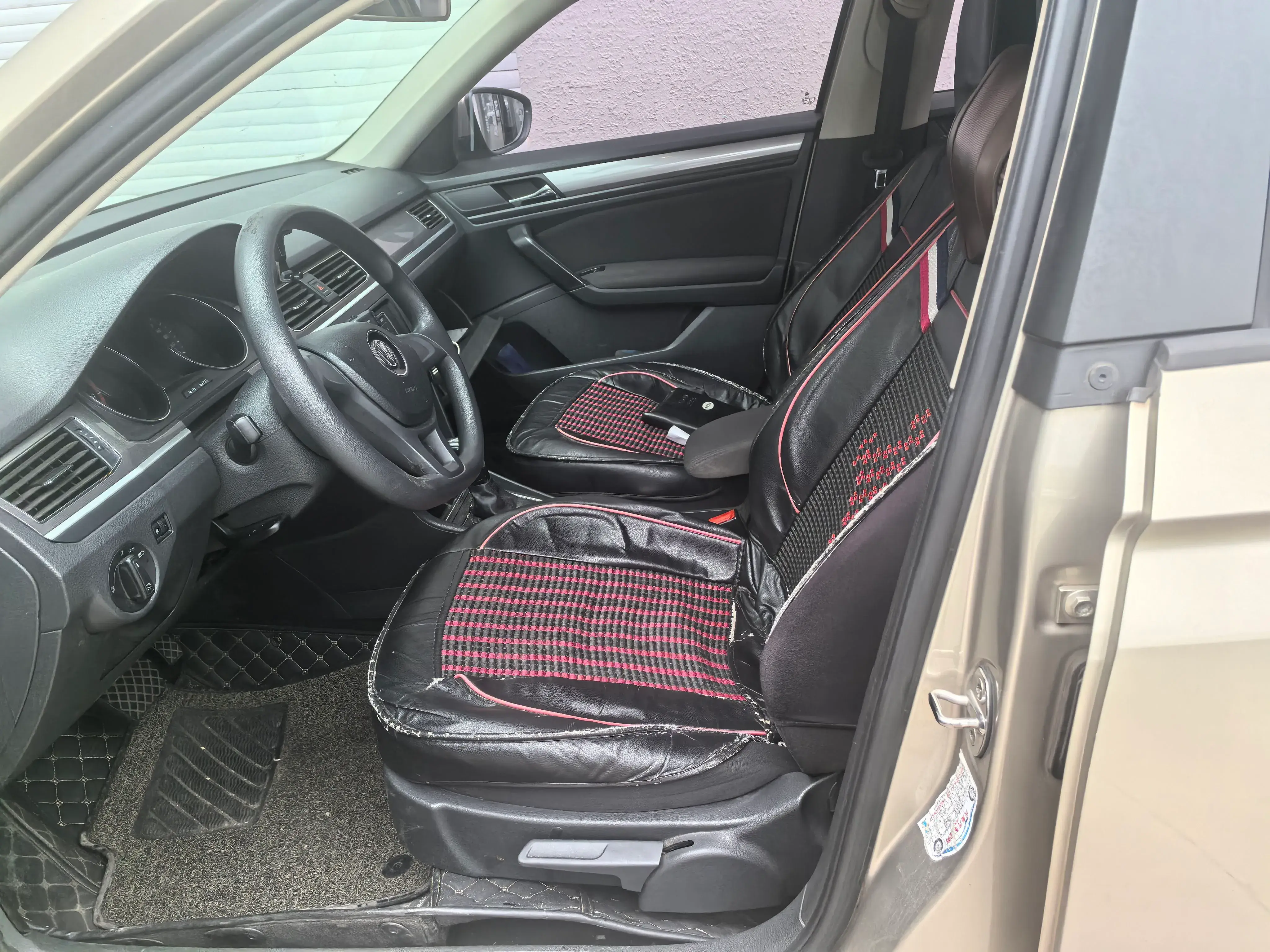 2018 VOLKSWAGEN BORA thumbnail 4