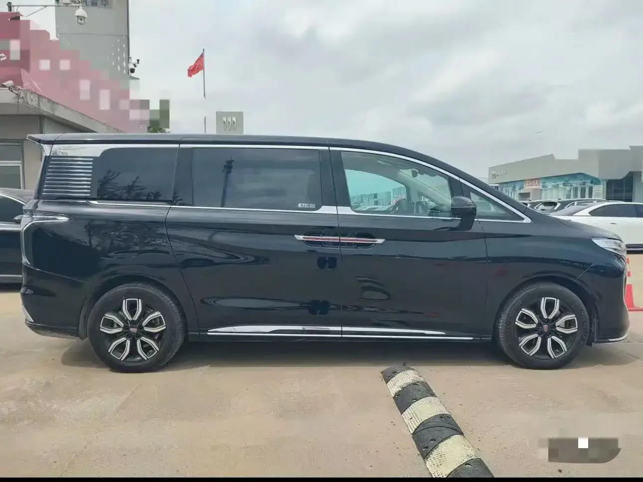 2024 HONGQI HQ9 thumbnail 2