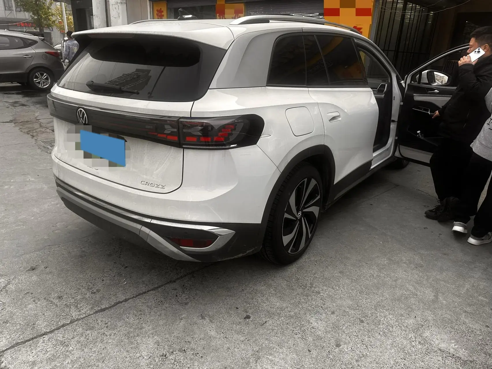 2022 VOLKSWAGEN ID.6 thumbnail 2