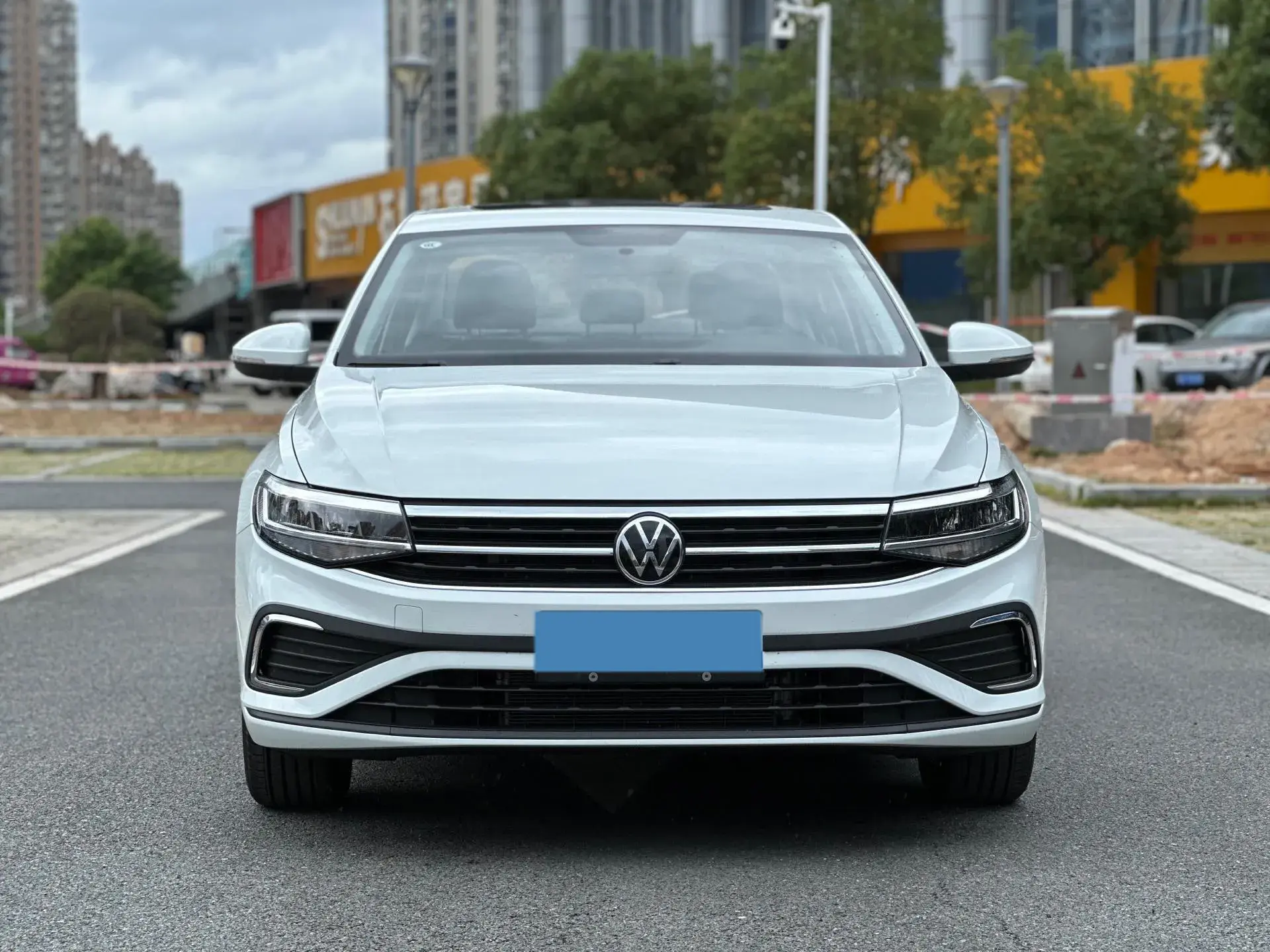 2025 VOLKSWAGEN BORA thumbnail 2