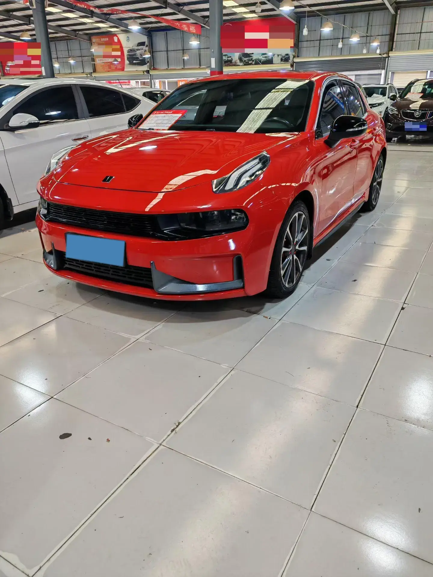 2018 LYNK&CO 03 view 1