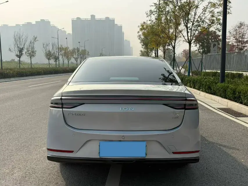 2021 AION S thumbnail 4