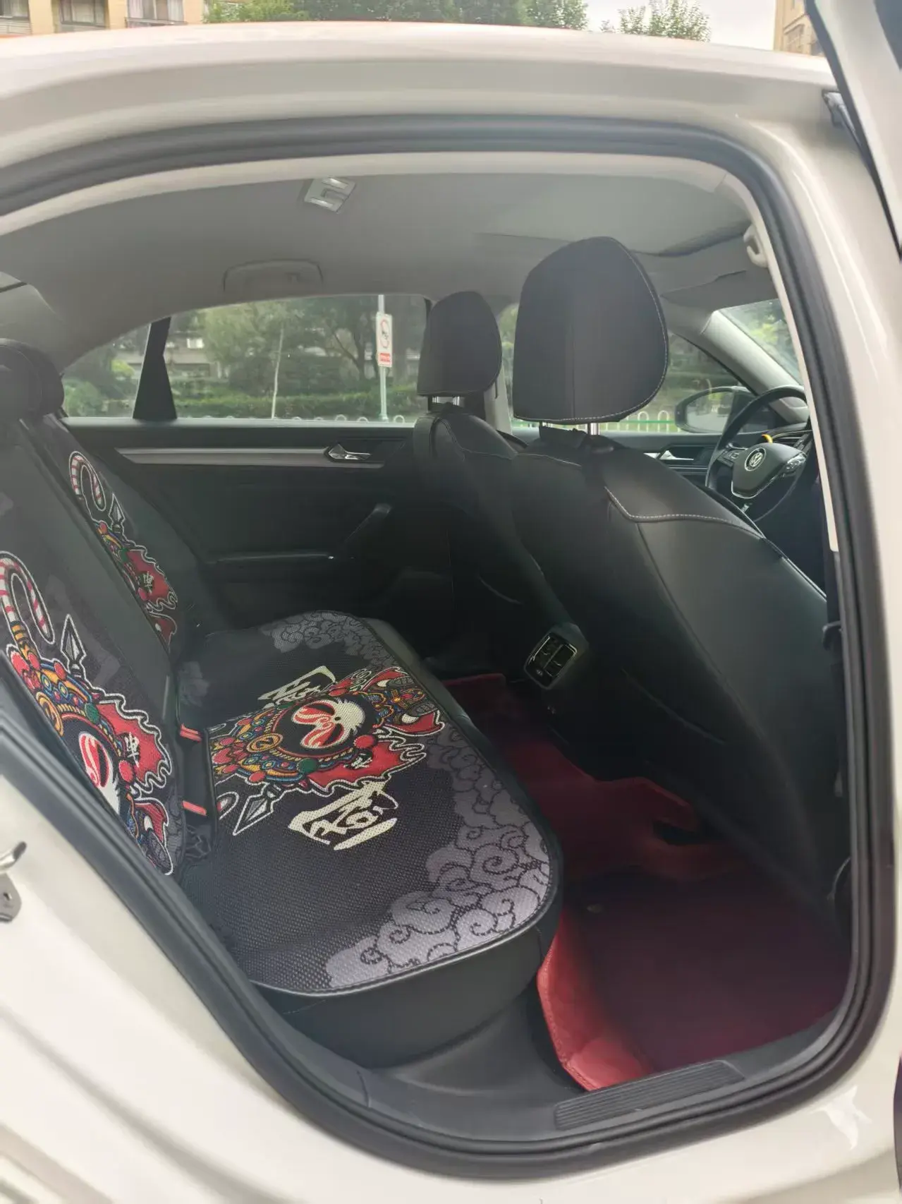 2021 VOLKSWAGEN LAMANDO thumbnail 3