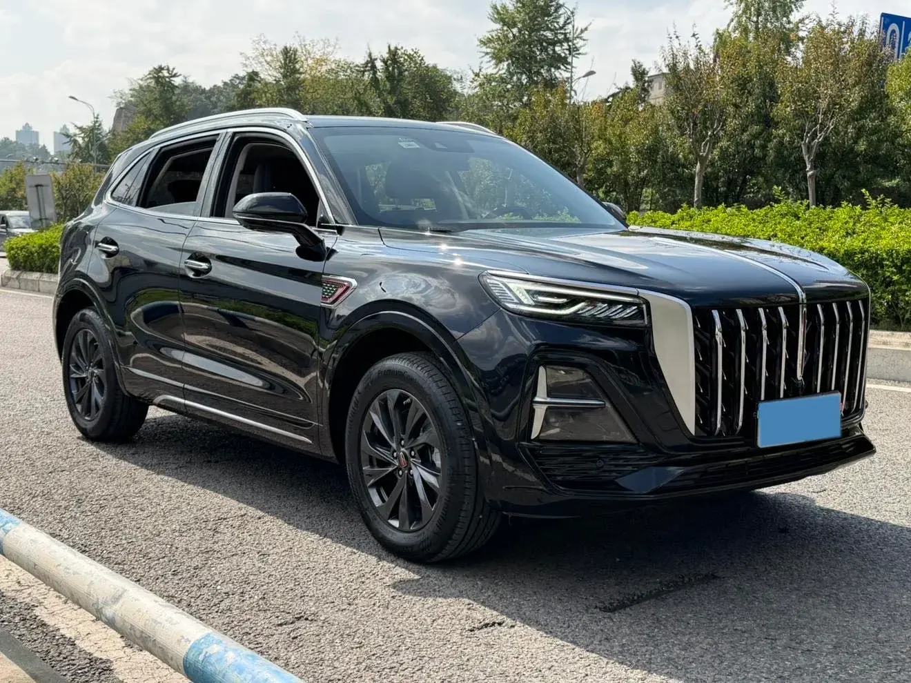 2023 HONGQI HS5 thumbnail 3