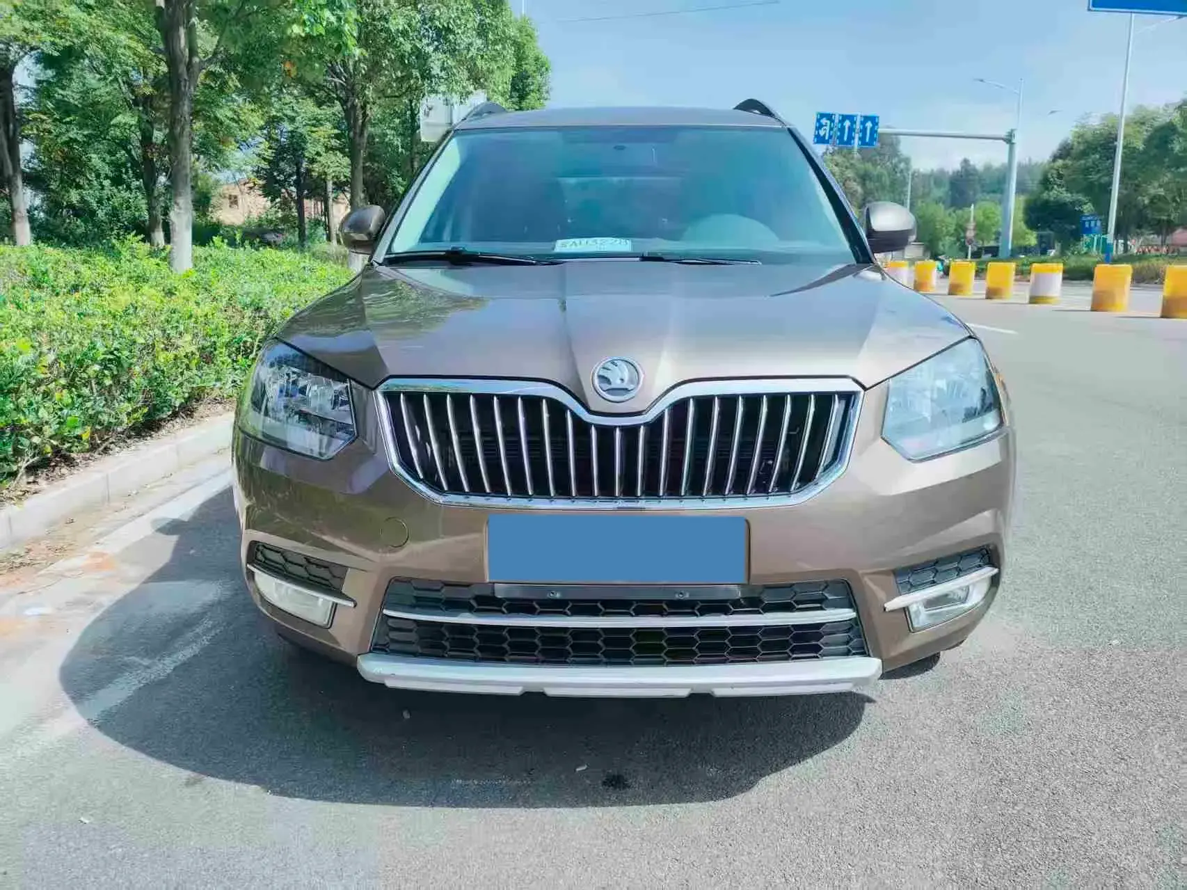 2017 SKODA YETI thumbnail 2