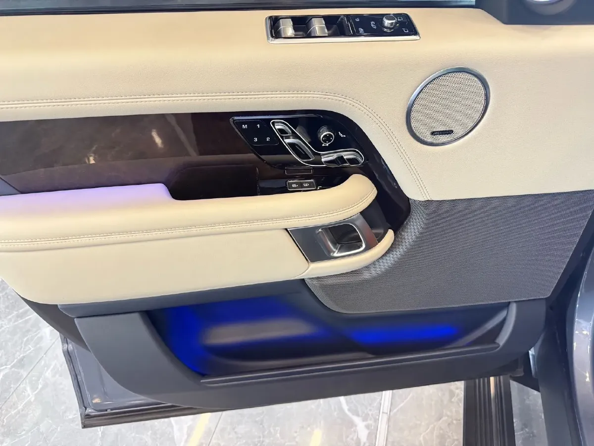 2022 Land Rover Range Rover 3.0T 400HP L6 8AT,autocango,china used car exporter,china ev exporter,chinese used car exporter,chinese used ev exporter