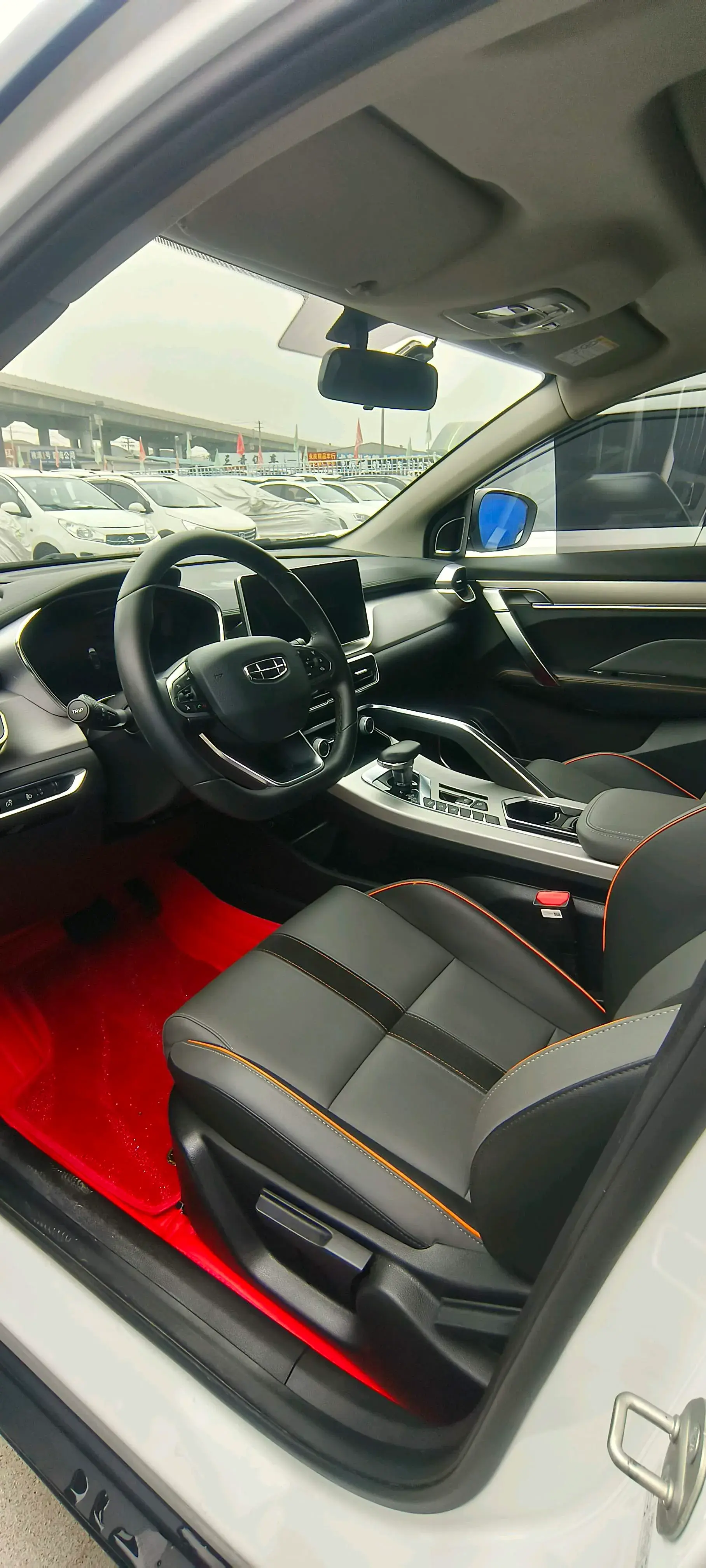 2023 GEELY COOLRAY thumbnail 4