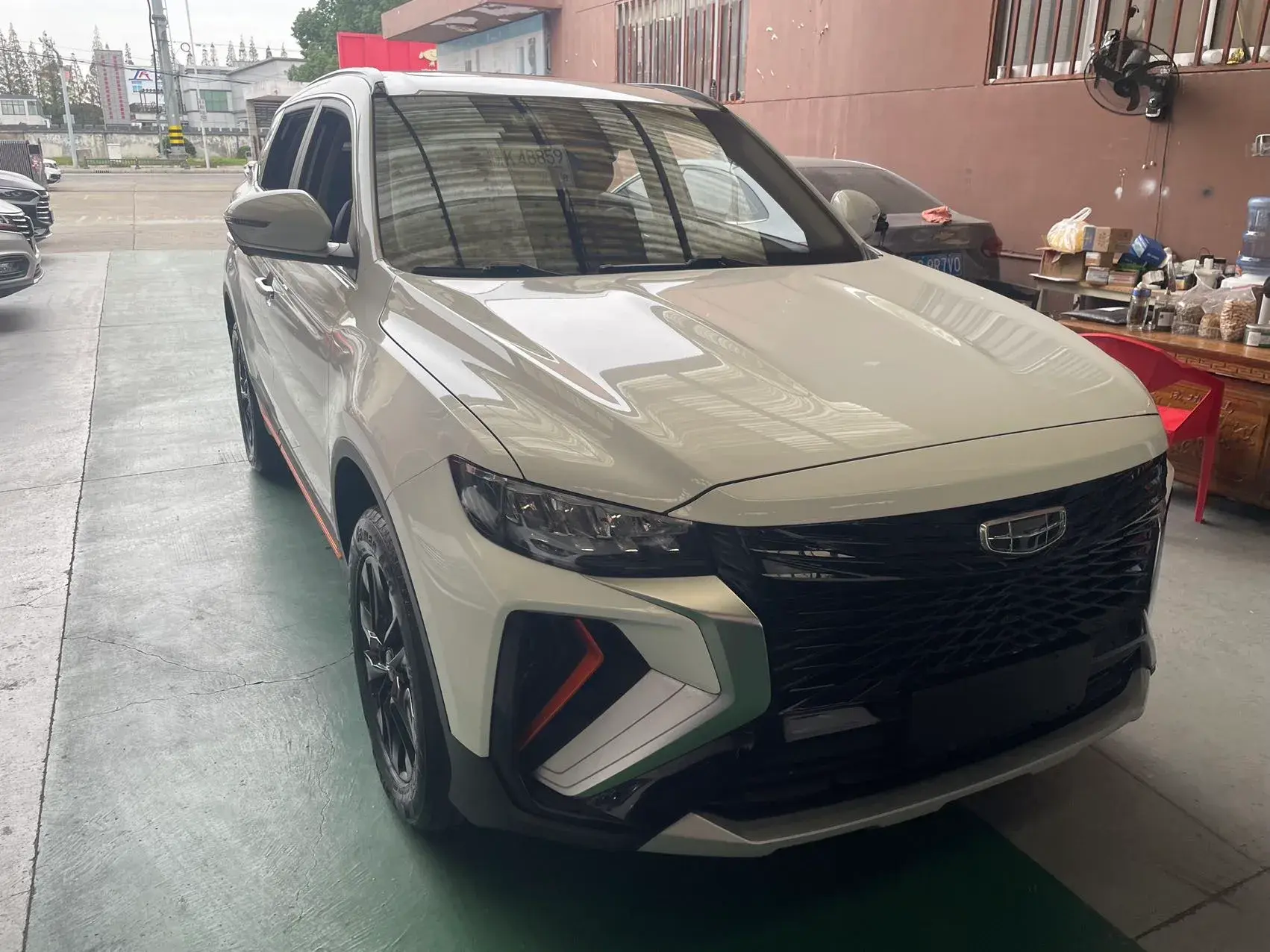 2022 GEELY AZKARRA thumbnail 3