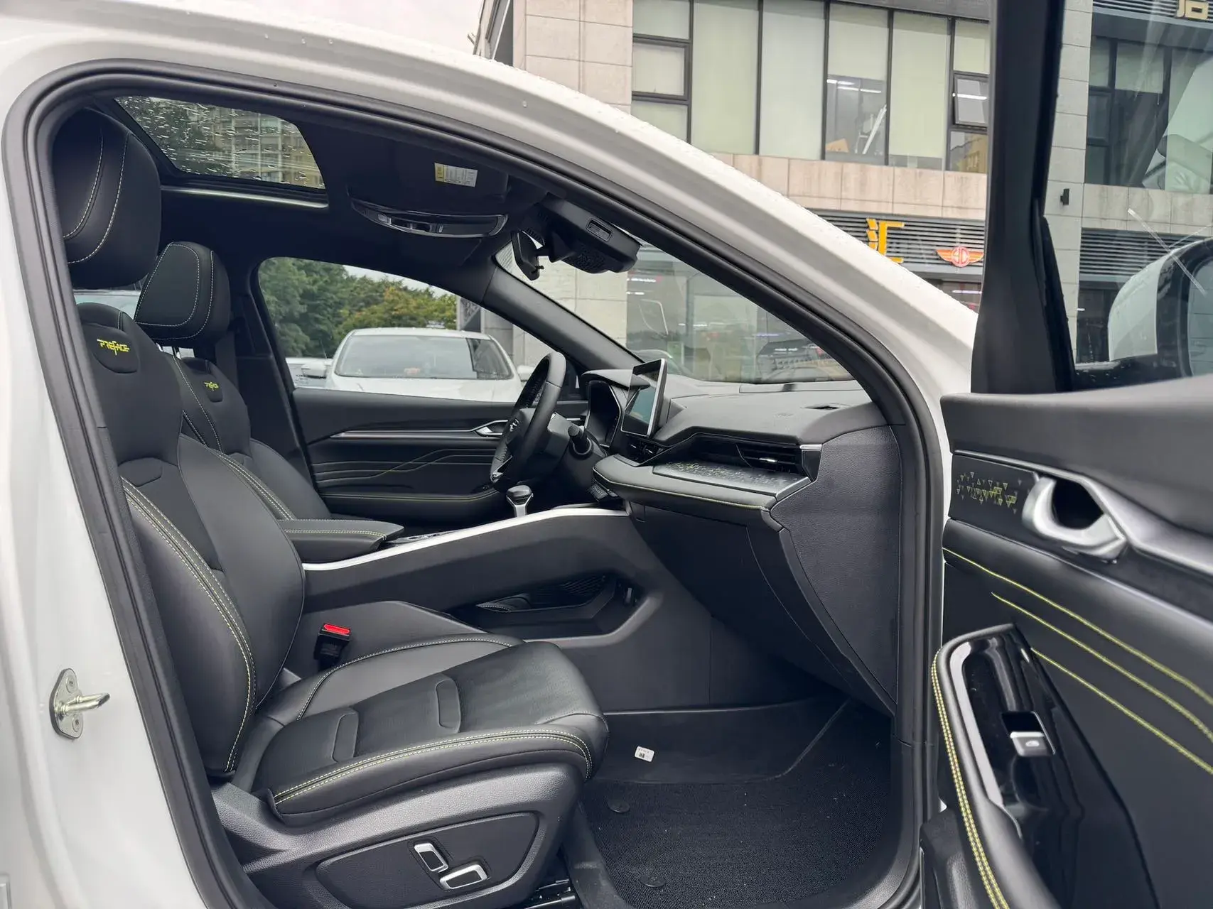 2023 GEELY PREFACE thumbnail 3