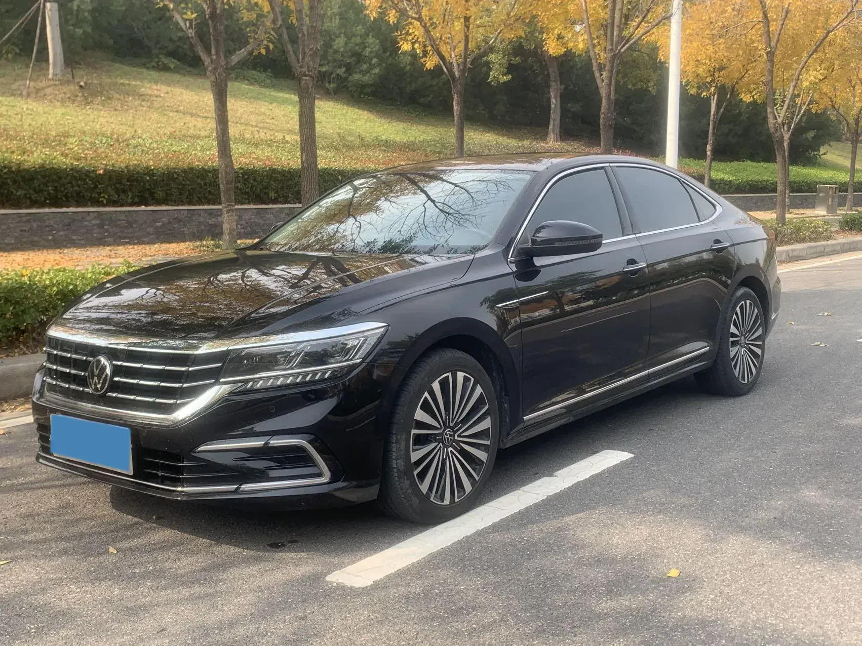 2021 VOLKSWAGEN PASSAT view 1