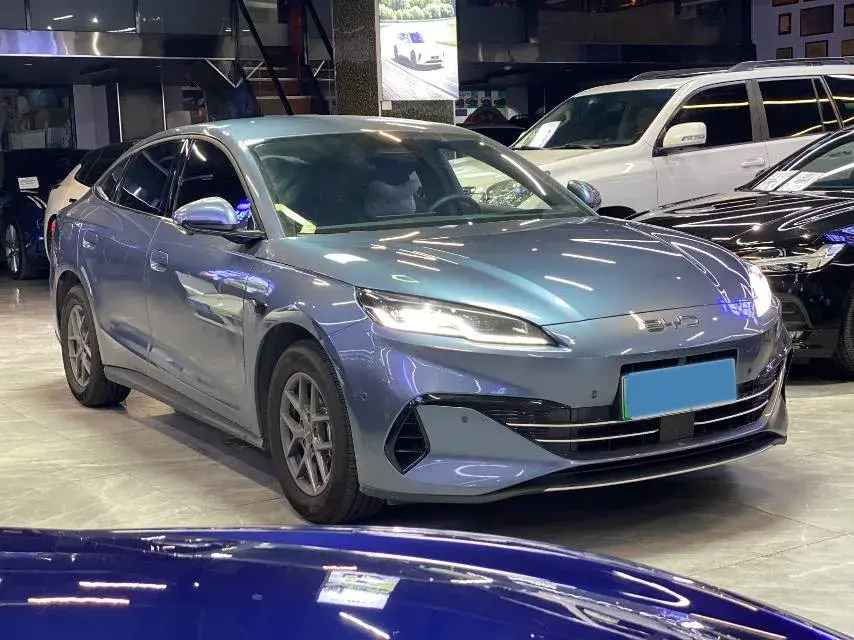 2025 BYD SEAL thumbnail 3