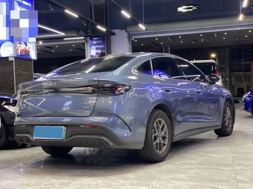 2025 BYD SEAL thumbnail 4