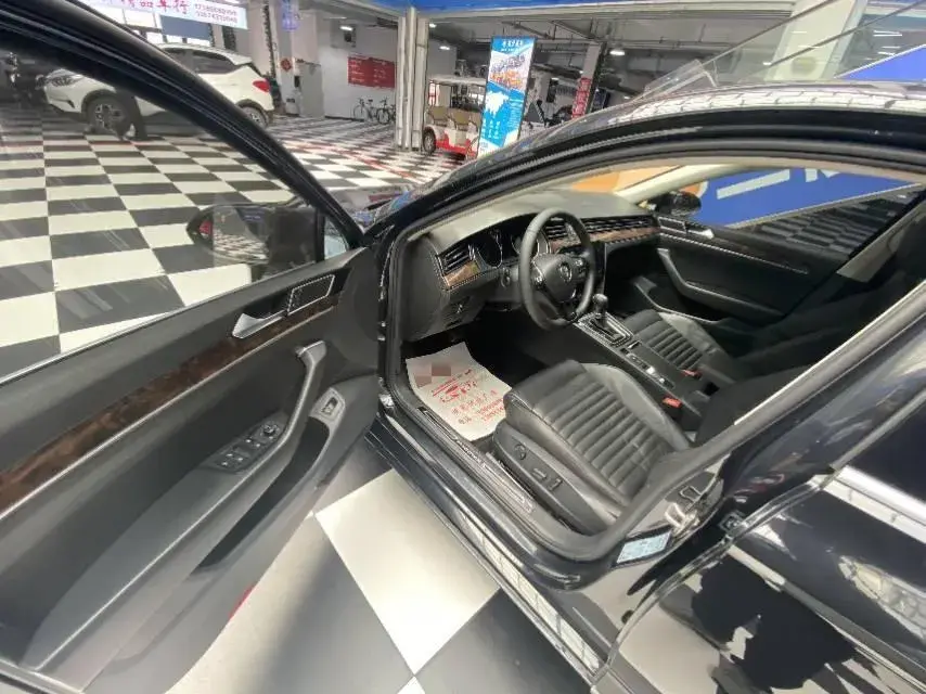 2018 VOLKSWAGEN MAGOTAN thumbnail 4